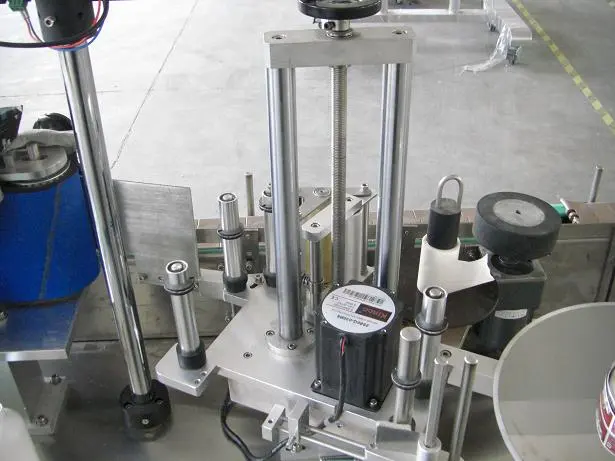 round bottle labeling machine-4